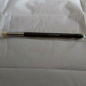 Younique Crease Brush